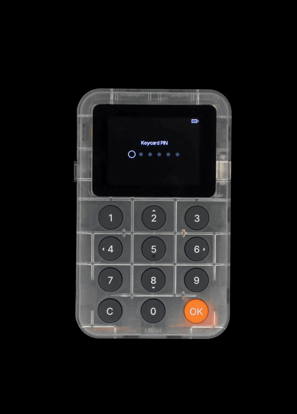 검은색 배경의 키패드와 화면이 있는 반투명 보안 기기